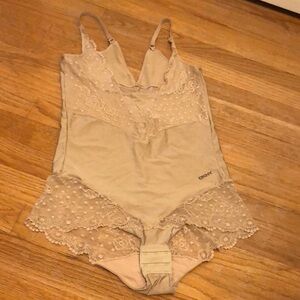 DKNY Nude & Lace Chemise Size Medium Never Worn! NWOTs